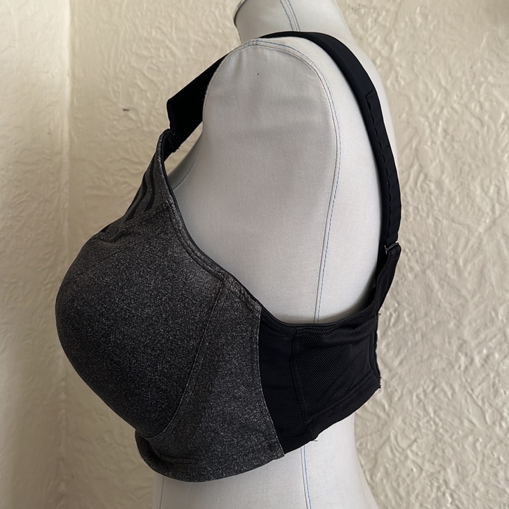 Livi Active Lane Bryant Plus Size Sports Bra Black Gray 40H Max Support Wicking - Picture 4 of 10